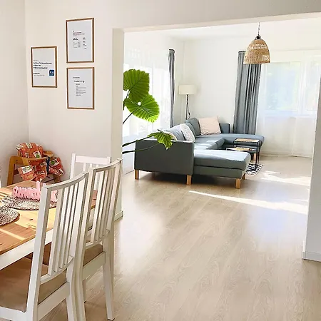 Schoene Mitten Im Pfaelzerwaldgebiet *