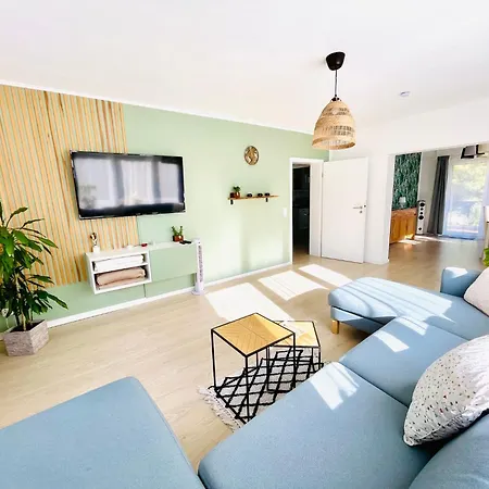 Schoene Mitten Im Pfaelzerwaldgebiet Leimen (Palatinate)