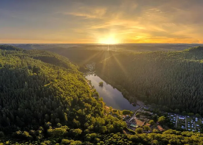 Schoene Mitten Im Pfaelzerwaldgebiet *