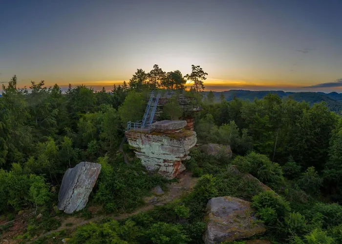 Schoene Mitten Im Pfaelzerwaldgebiet * Leimen (Palatinate)