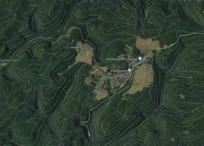 Schoene Mitten Im Pfaelzerwaldgebiet