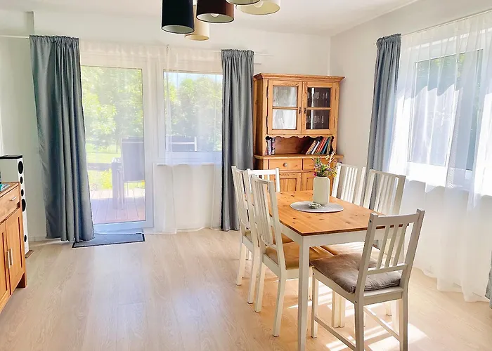 Schoene Mitten Im Pfaelzerwaldgebiet * Leimen (Palatinate)